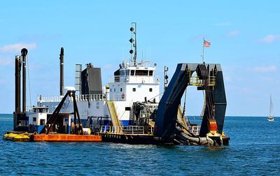 Dredger  Download Jigsaw Puzzle