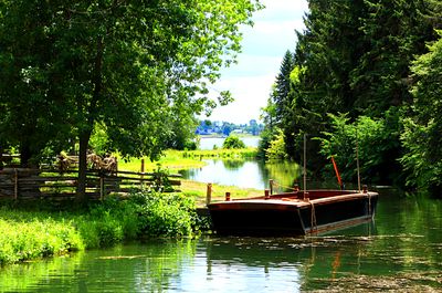 Boat, France Download Jigsaw Puzzle