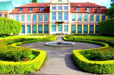 Palace, Poland Download Jigsaw Puzzle