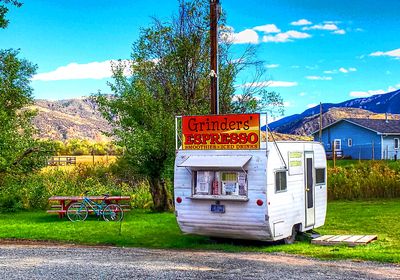 Espresso Stand, Montana Download Jigsaw Puzzle