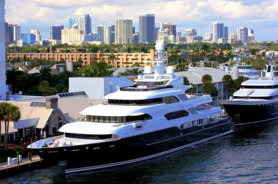 Yacht, Michigan Download Jigsaw Puzzle