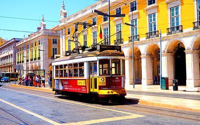 Tram, Lisbon Download Jigsaw Puzzle