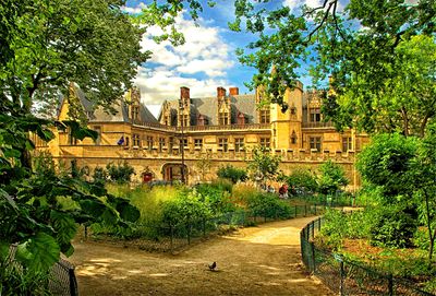 Hotel De Cluny, Paris Download Jigsaw Puzzle