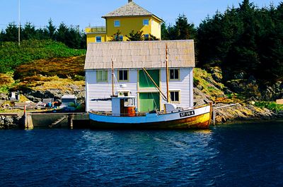 Lake Boat Download Jigsaw Puzzle