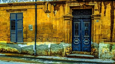 Urban Door Download Jigsaw Puzzle