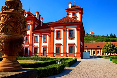 Colorful Building Download Jigsaw Puzzle