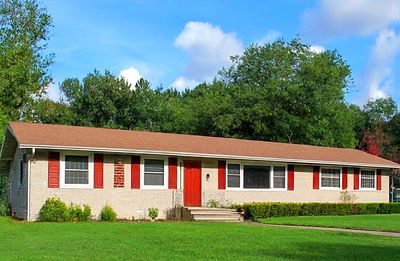 1950s Suburban House Download Jigsaw Puzzle