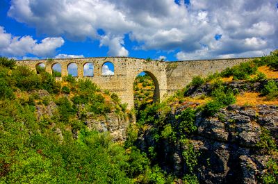 Ancient Stone Aqueduct Download Jigsaw Puzzle