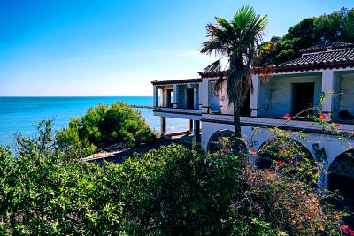 Coastal Villa Download Jigsaw Puzzle