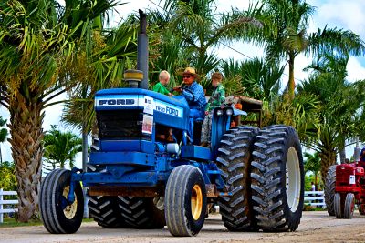 Farm Tractor Download Jigsaw Puzzle