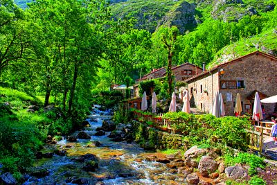 Mountain Village Stream Download Jigsaw Puzzle