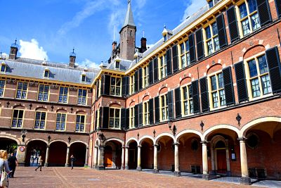 Dutch Courtyard Download Jigsaw Puzzle