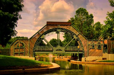 Arched Wooden Bridge Download Jigsaw Puzzle