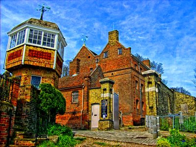 Historic English Brick Manor Download Jigsaw Puzzle
