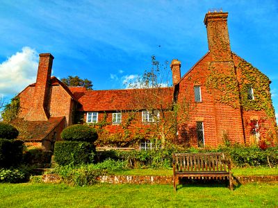 English Brick Cottage Download Jigsaw Puzzle