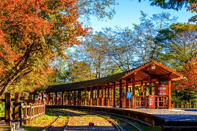 Train Platform Download Jigsaw Puzzle