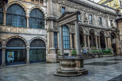 Historic Italian Piazza Download Jigsaw Puzzle