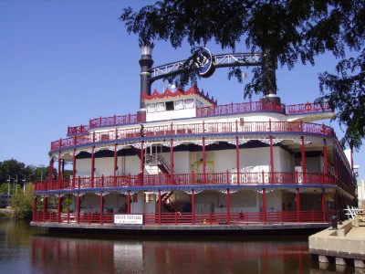 River Boat Download Jigsaw Puzzle