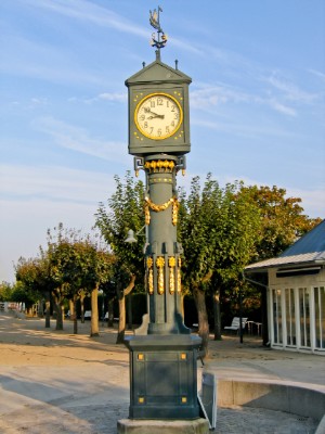 1911 Street Clock Download Jigsaw Puzzle