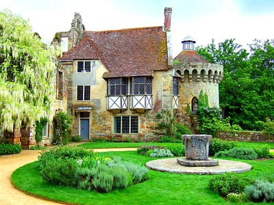 Scotney Castle, England  Download Jigsaw Puzzle